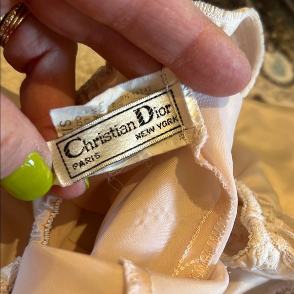 Elegant Cream Lace Trim Women's Intimate ~ Christian Dior NEW YORK PARIS ~ sz 7 - Picture 4 of 17